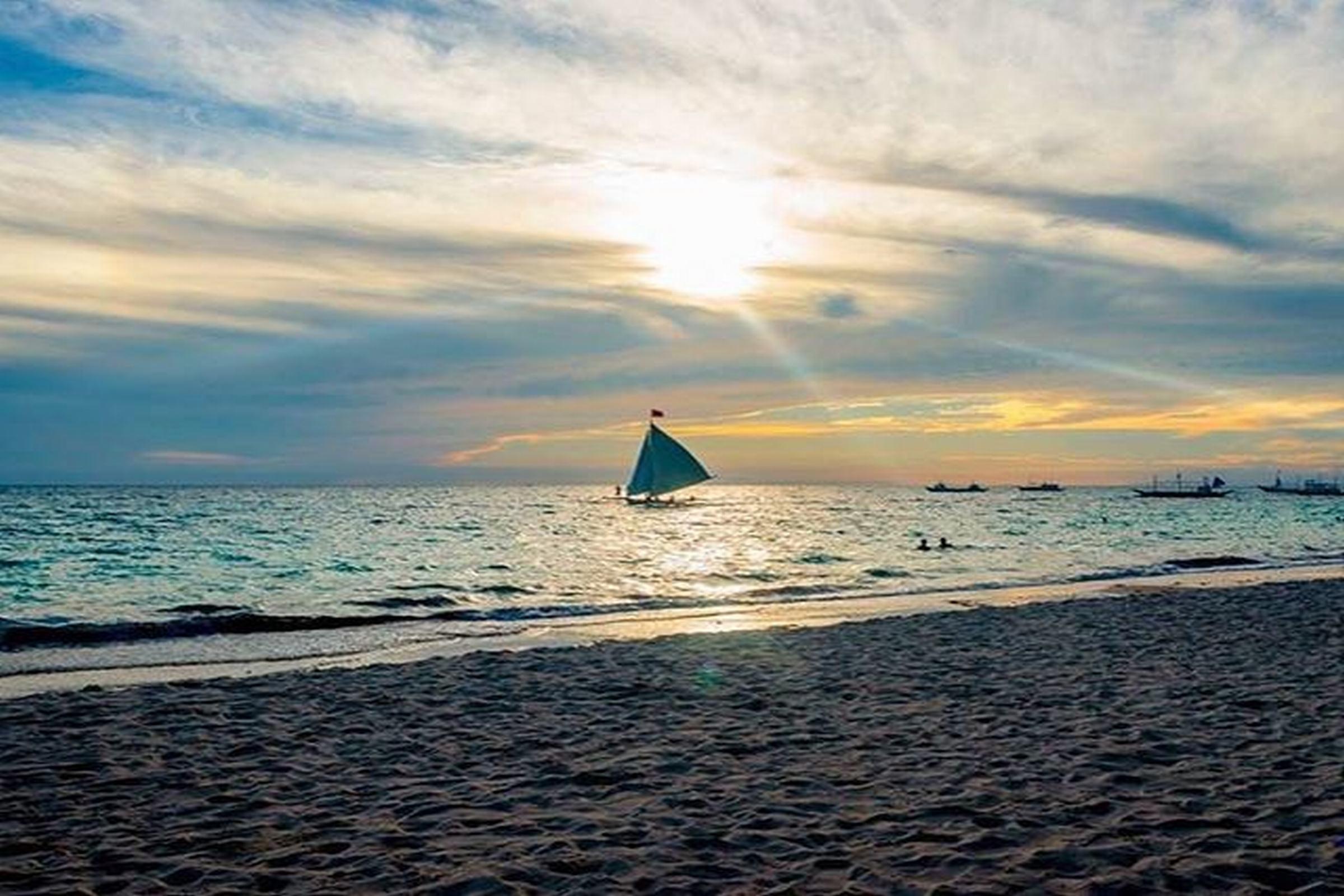 Crimson Resort And Spa Boracay Yapak Ngoại thất bức ảnh