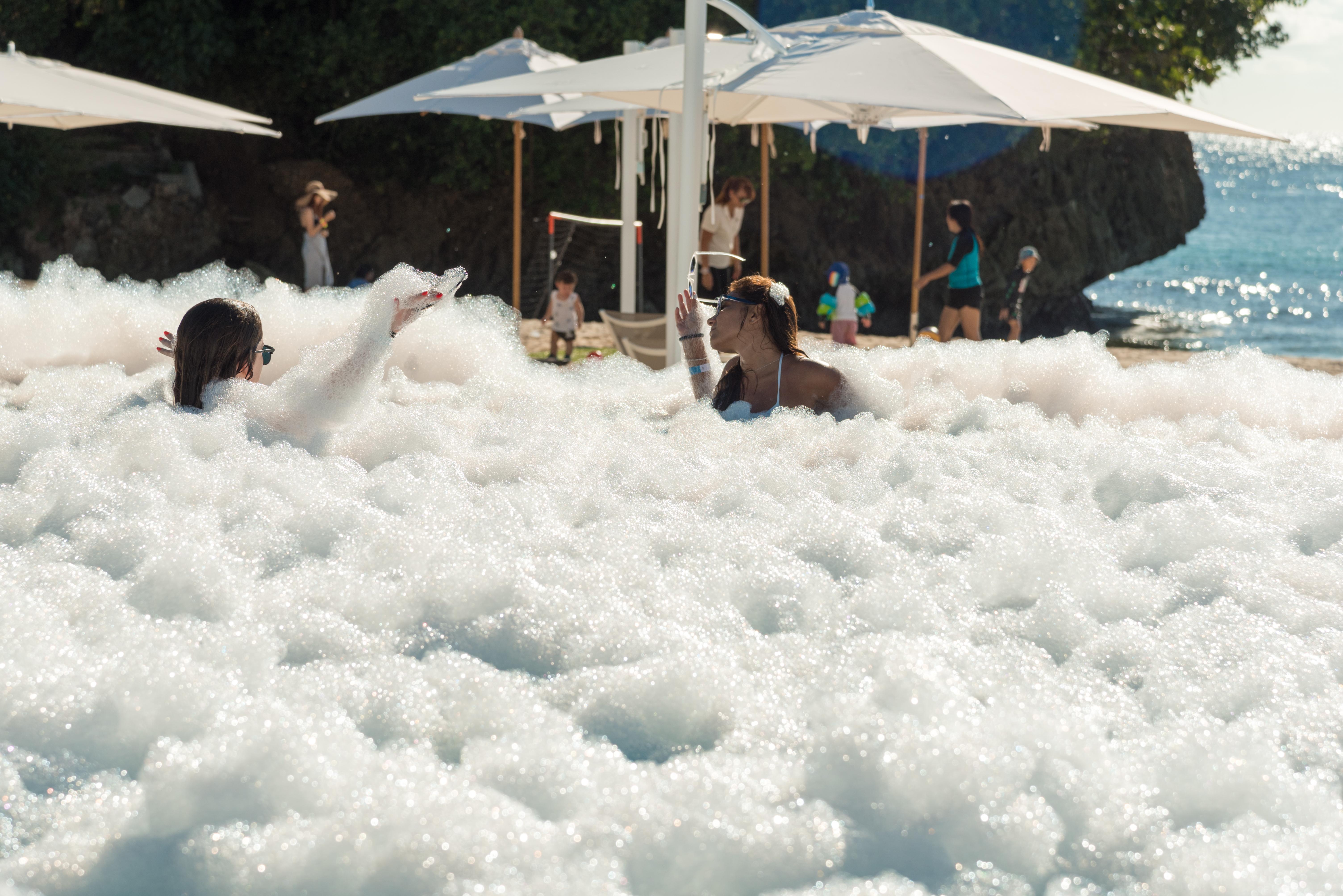 Crimson Resort And Spa Boracay Yapak Ngoại thất bức ảnh